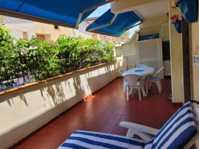 My Little House - grazioso appartamento con patio a 5 minuti dalla spiaggia e dal centro